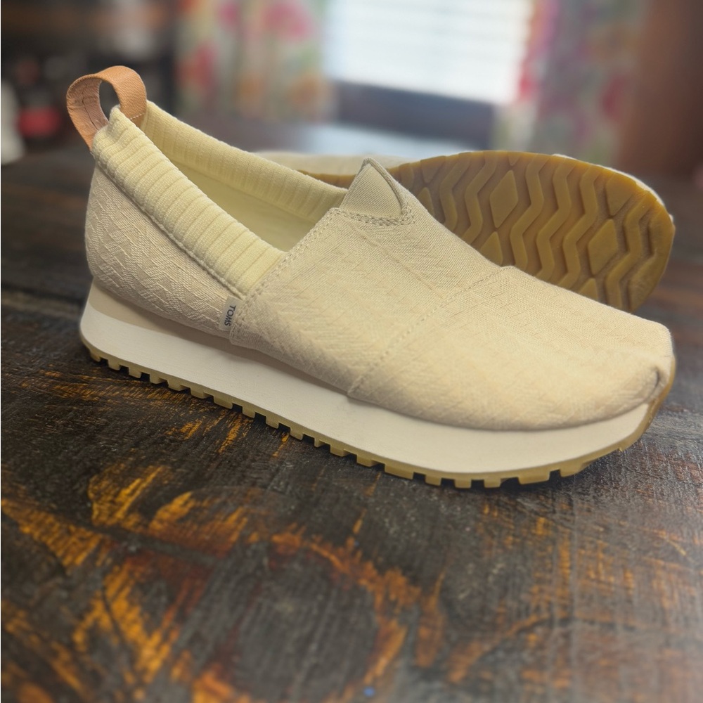 TOMS Resident 2.0 Natural Triangle Woven Shoe